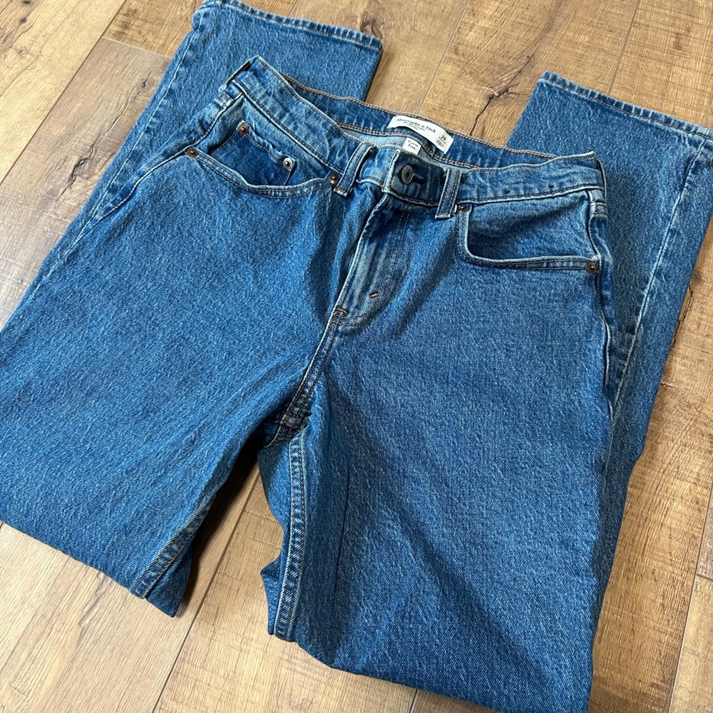 Abercrombie and Fitch the ‘90s Straight
